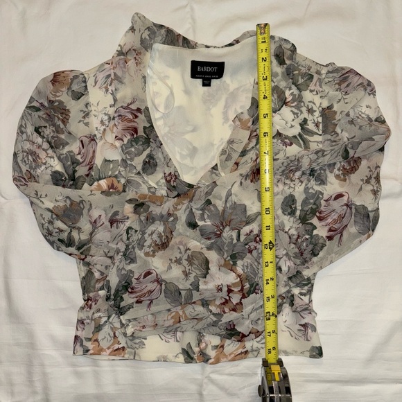 Bardot Long Sleeve Floral Top V-Neck - Picture 7 of 7